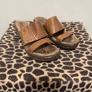 Born Concepts Double Strap Low Heel Sandals Brown Leather Comfort Womens 8